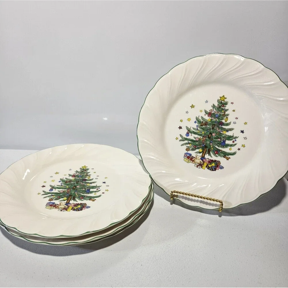 NIKKO Happy Holidays Christmas Tree Dinner Plates  10.75